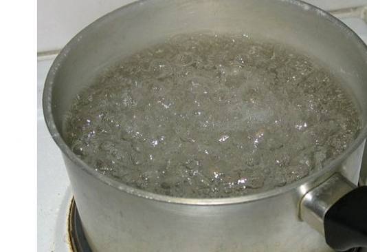 14-year-old girl flees from home after pouring hot water on her uncle
