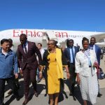 Prisca-Mupfumira-Chinese-Tourists_600x400