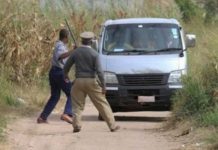 Impounded vehicle smashes into a tree after Harare’s most wanted kombi driver jumps off in movie-style with police and passengers inside