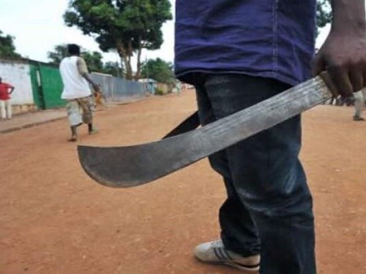 19 armed robbers raid mine, get away with half a tonne of gold ore, phone and other valuable items