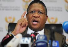 Fikile Mbalula who congratulated ED Mnangagwa and blasted Nelson Chamisa pulls a sh0cker
