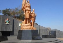 Dark cloud hovers over Zimbabwe as 2 national heroes die