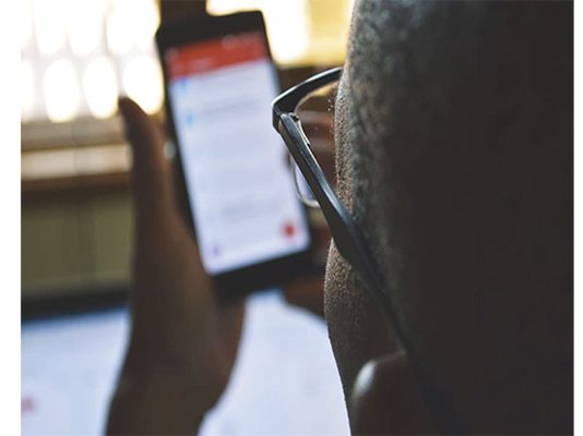 Marriɑge collapses as hubby snatches wife’s phone and sees her lula lula chats with ex-b0yfriend