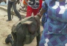 Chaos as angry farmers mercilessly bash retired army commander (WATCH VIDEO)