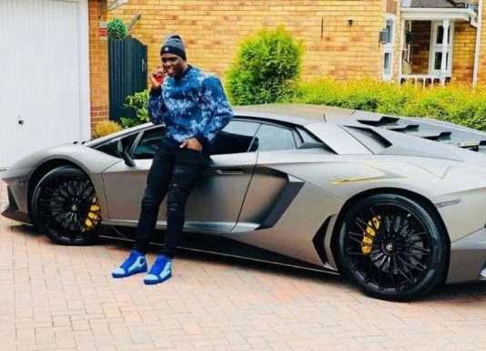 Marvelous Nakamba meets Zimbabwe’s Number 1 at state house! (SEE PICTURE)