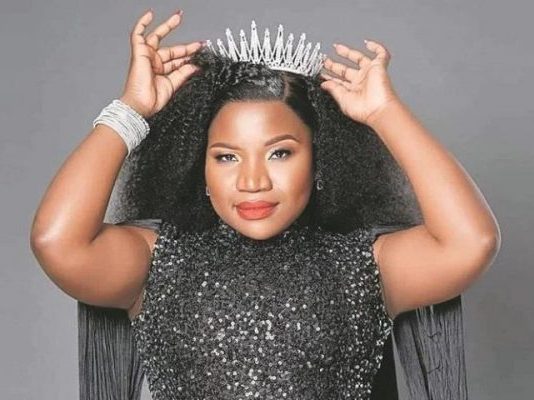 WOW! WOW! WOW!: Singer Makhadzi’s insane cash gift to Madam Boss will make your jaw drop