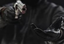 Shots fired as armed robbers pounce on Mukuru outlet and get away with US$10 000