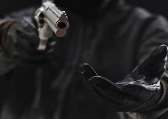Shots fired as armed robbers pounce on Mukuru outlet and get away with US$10 000