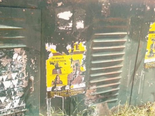 CHAOS: Zanu PF thugs caught destroying Chamisa’s CCC campaign posters (WATCH VIDEO)