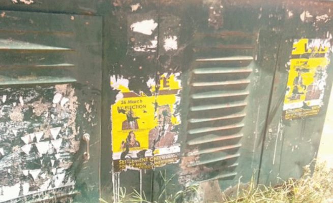 CHAOS: Zanu PF thugs caught destroying Chamisa’s CCC campaign posters (WATCH VIDEO)