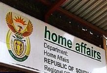 Thousands of Zimbabweans in South Africa stranded as banks freeze their accounts