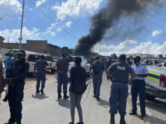 7 young men brutally killed and set on fire in shocking mob attack in South Africa!