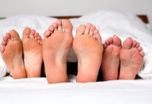 Couple drugs house girl & forces her into threes0me…Wife cheers on her husband as he rɑpǝs maid