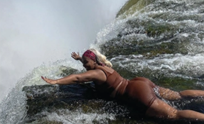 Video of Boity Thulo swimming with the ‘devil’ in Victoria Falls goes viral (WATCH VIDEO)