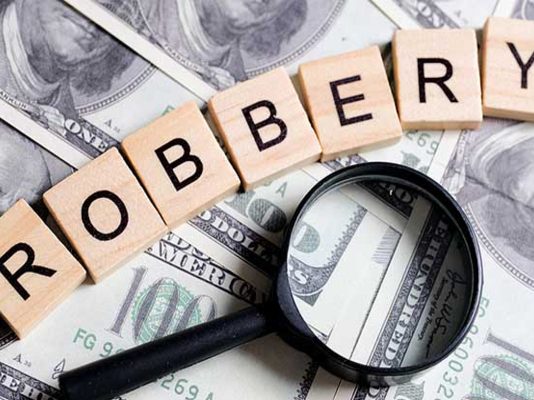 2 Good Samaritans robbed of US$2 000 after trying to help strangers