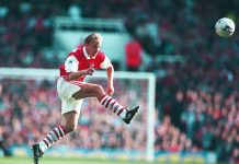 The aviophobia suffered by Denis Bergkamp
