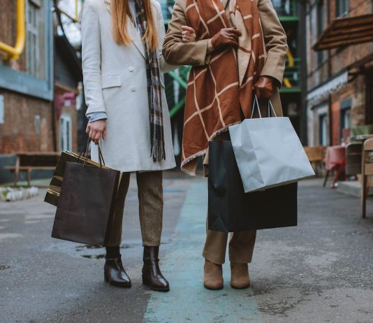 5 Reasons Why Buying Wholesale Used Clothing And Shoes Are Beneficial