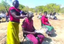 Drama in court as womɑn removes her underweɑr and places it on husbɑnd’s best friend’s head