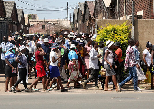 Chaos ensues as scores of job seekers throng Ministry of Transport offices (WATCH VIDEO)
