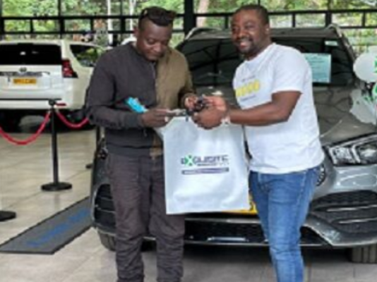 Generous businessman Wicknell Chivayo strikes again!