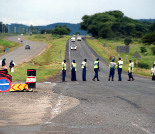 279kg of mbanje at accident scene: Kombi driver and conductor flee on foot after crashing at police roadblock