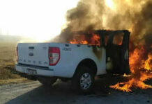 Ford Ranger & Haulage truck head-on accident kills 6 people: Woman and baby thrown of the car, others burnt beyond recognition