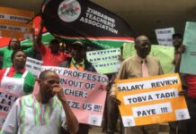 Teachers breathe fire as Zimbabwe government fails to pay civil servants for second consecutive month