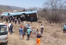 4 killed, others feared dead in mushikashika, Toyota Sprinter, Nissan UD lorry and Mwayera bus accidents
