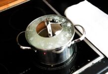 Domboshava man seriously burns wife who gave birth 2 weeks ago with ‘sadza ririkukwata’ (SEE PIC)