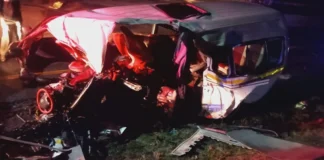Notorious accident blackspot kills 2 more along Masvingo road, 4 others killed in Kombi and Haulage Truck head-on crash