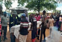 Angry relatives dump dead woman’s spirit at her fugitive boyfriend’s house after she was axed to death in Kwekwe (WATCH VIDEOS)