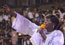 ZAOGA’s Amai Eunor Guti Turns Down Wicknell Chivayo’s Lavish US$250,000 Gift and Toyota Land Cruiser, shows Ian Ndlovu how it’s done