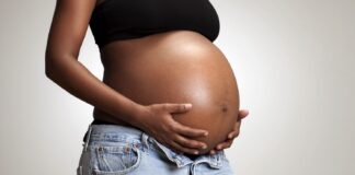 Drama in court as father and son plus taxi driver take turns to have unprotected lula lula with Shelter