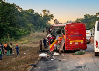 Another bloody accident: 8 people killed in Trip-Trans and haulage truck head-on crash (VIDEO)