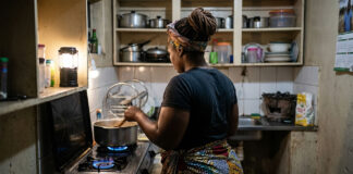 Running out of gas ends in illegal sex: Man ‘lula lulas’ neighbour’s daughter while her mother cooks in the same house