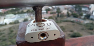 Padlocks at Nelson Mandela’s Statue: Men’s Privates Mysteriously Swell After Being ‘Centrally Locked’ by Jealous Women