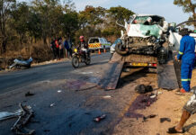 6 people die as mum and her 2 young kids survive deadly kombi and Toyota probox head-on accident