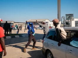 FULL DETAILS: Mushikashika driver arrested for thoroughly beating up police officer at Service Station (WATCH VIDEO)