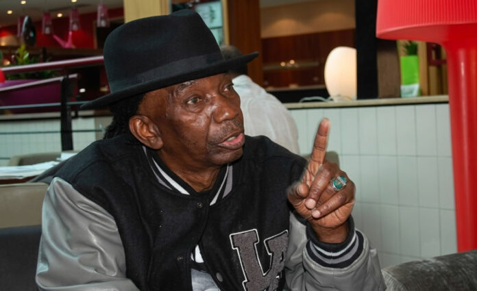 thomas mapfumo explaining - large