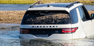 Thieves abandon R1.3 million Land Rover Discovery in Limpopo River as Zimra seizes tonnes of smuggled loot
