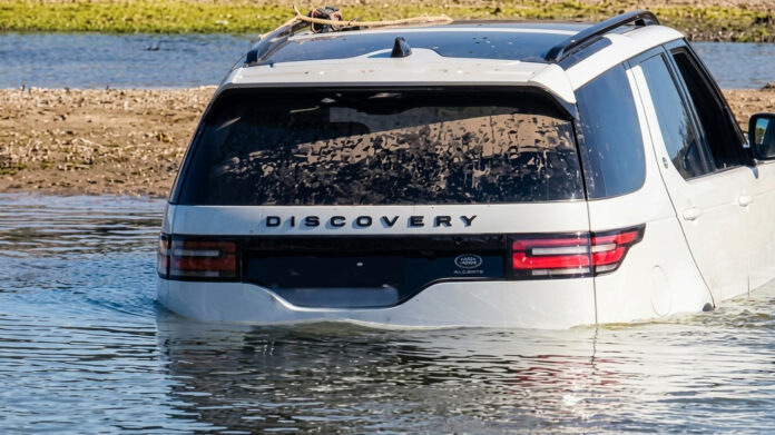 Land Rover Discovery driving into limpopo