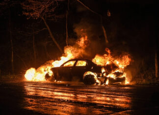 IT ENDED IN TEARS: 6 Armed Robbers’ Getaway Car Catches Fire While Fleeing With Gold Stolen in Mberengwa