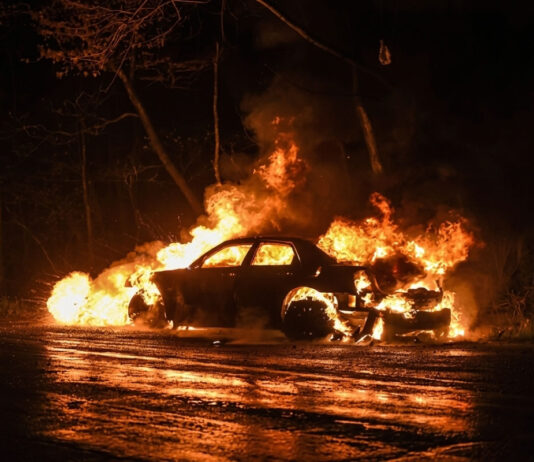 IT ENDED IN TEARS: 6 Armed Robbers’ Getaway Car Catches Fire While Fleeing With Gold Stolen in Mberengwa