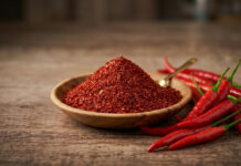 Veteran Murewa female thief splashes another woman’s eye with ground chilli pepper in toilet then steals cash from her