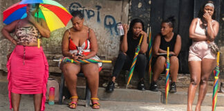 Lula lula in umbrella: Early morning sex rounds from talented Zimbabwean prostitutes rock Polokwane City